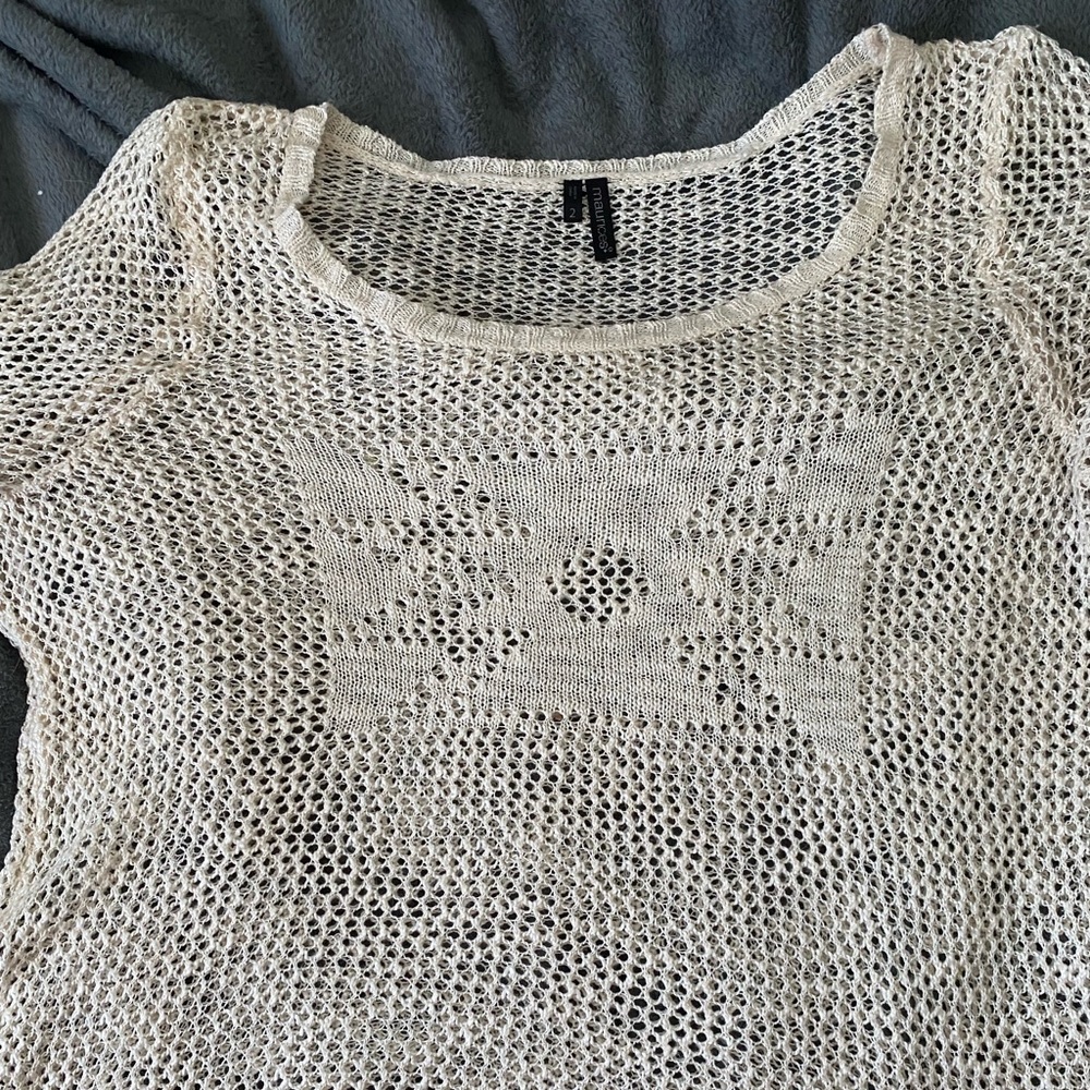 Lightweight sweater